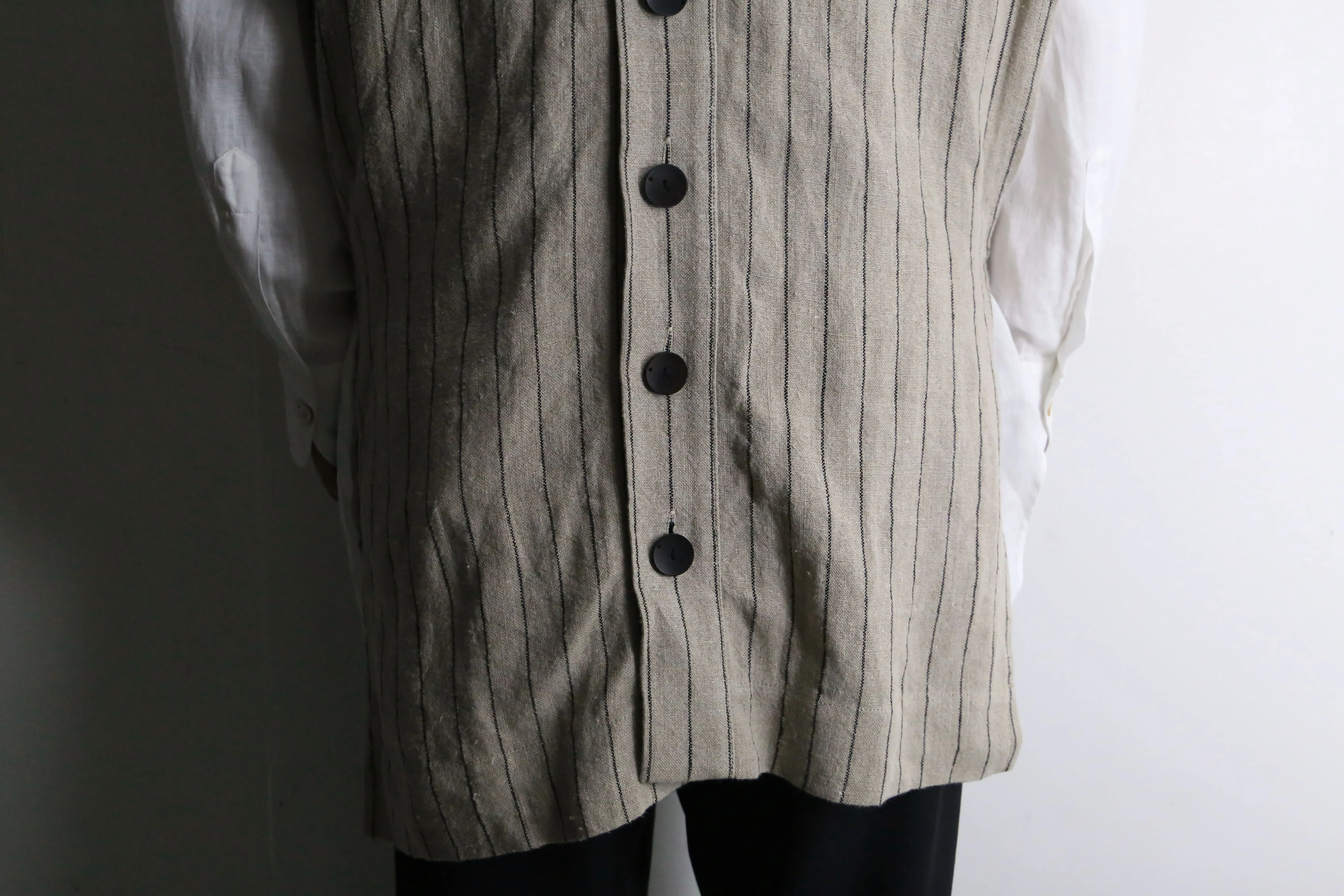 stripe pattern V neck linen gilet